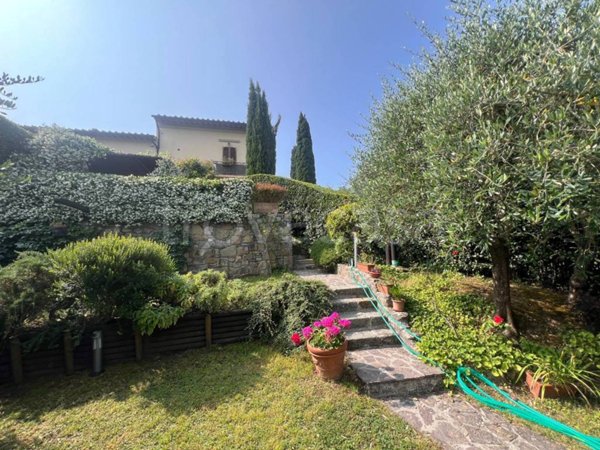 casa indipendente in vendita a Bagno a Ripoli in zona Grassina