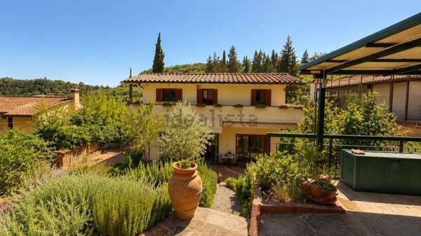 casa indipendente in vendita a Bagno a Ripoli in zona Grassina