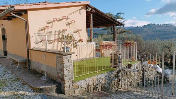 casa indipendente in vendita a Barberino di Mugello