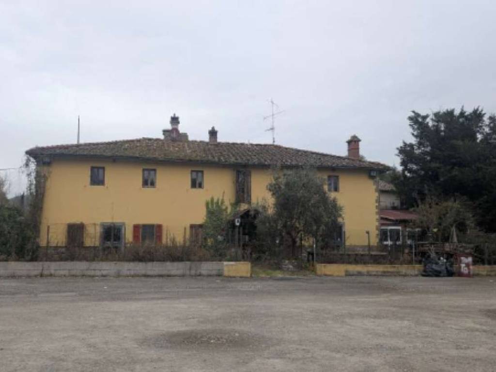 negozio in vendita a Barberino di Mugello in zona Cavallina