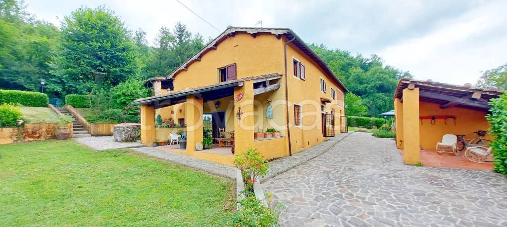 casa indipendente in vendita a Borgo San Lorenzo in zona Polcanto