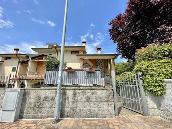 casa indipendente in vendita a Borgo San Lorenzo in zona Rabatta