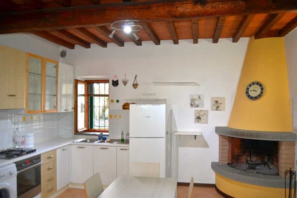 casa indipendente in vendita a Borgo San Lorenzo in zona Sagginale
