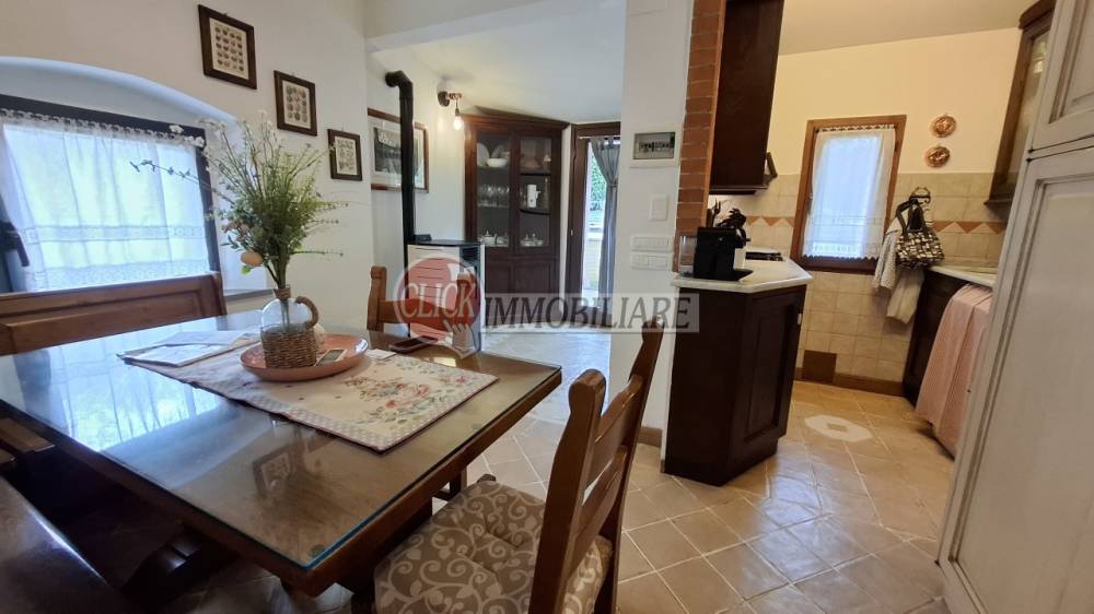 casa indipendente in vendita a Borgo San Lorenzo in zona Salaiole