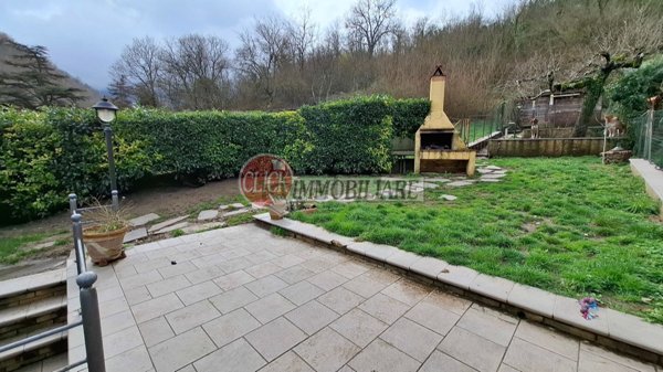 casa indipendente in vendita a Borgo San Lorenzo in zona Salaiole