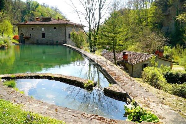 locale di sgombero in vendita a Borgo San Lorenzo in zona Ronta