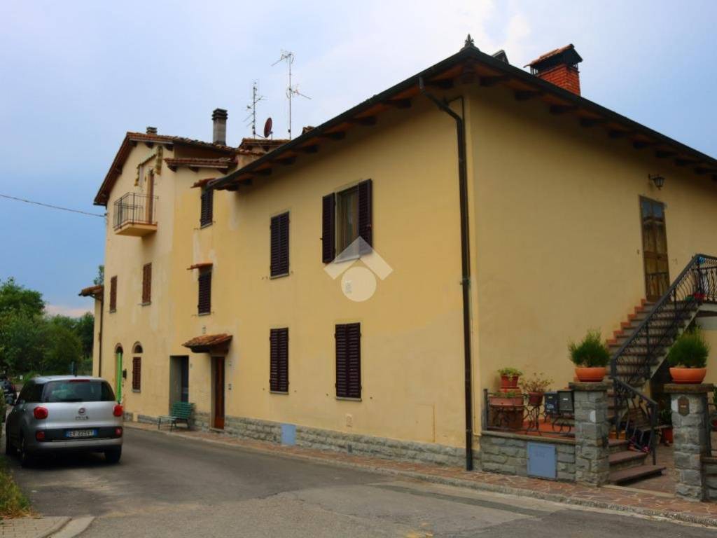 appartamento in vendita a Borgo San Lorenzo in zona Panicaglia