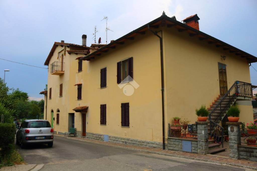 appartamento in vendita a Borgo San Lorenzo in zona Panicaglia