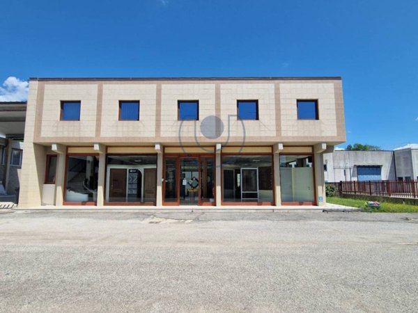 locale commerciale in vendita a Borgo San Lorenzo