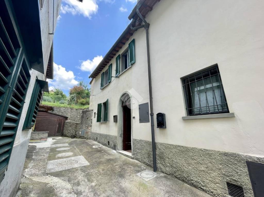 appartamento in vendita a Borgo San Lorenzo in zona Luco di Mugello