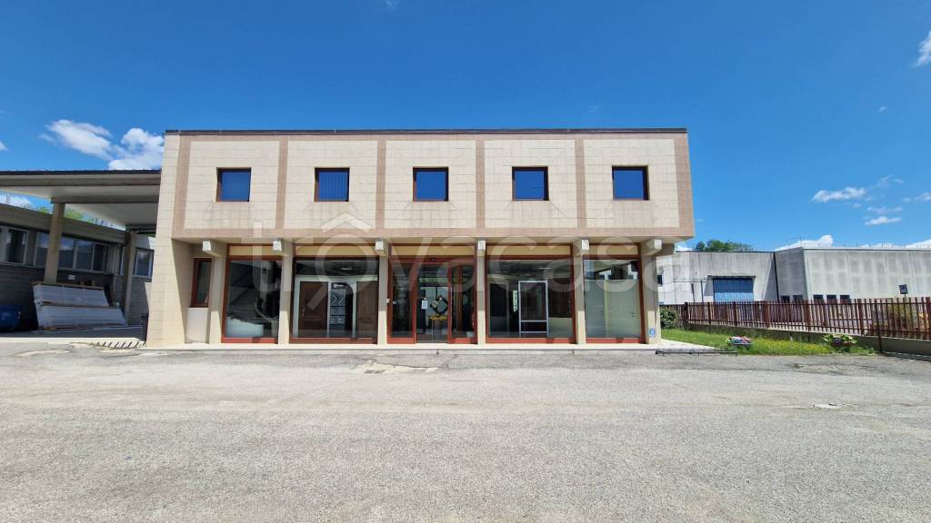 locale commerciale in vendita a Borgo San Lorenzo