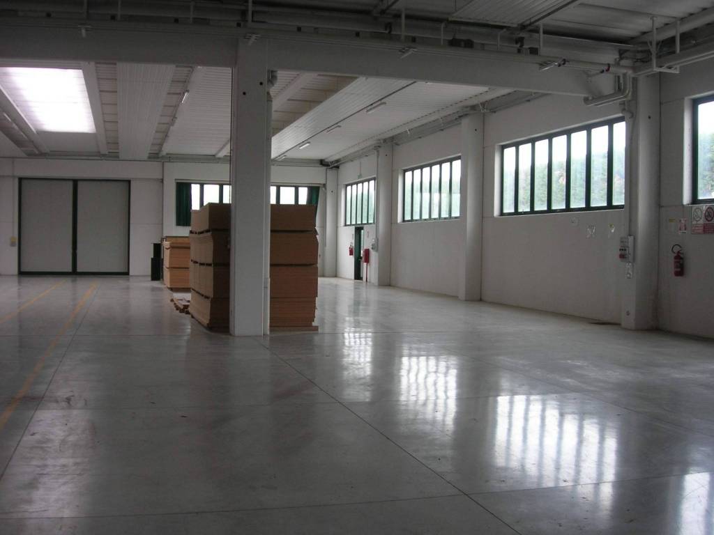 locale commerciale in vendita a Borgo San Lorenzo