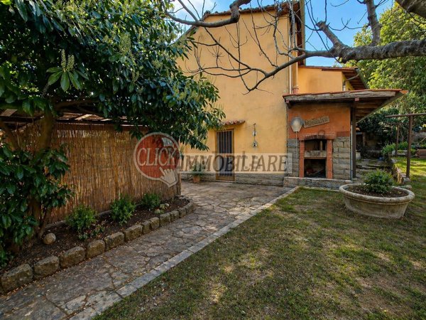 casa indipendente in vendita a Borgo San Lorenzo in zona Polcanto