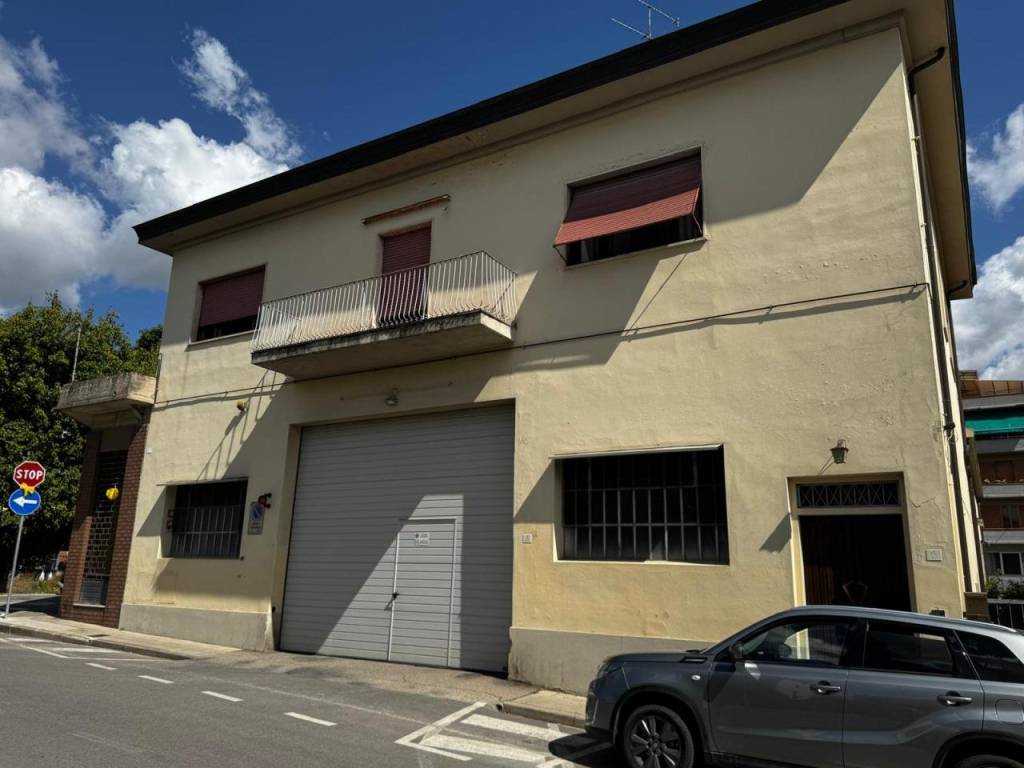 intera palazzina in vendita a Borgo San Lorenzo