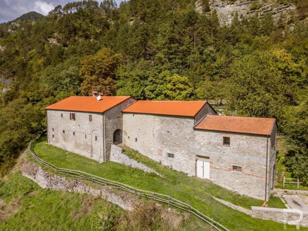 casa indipendente in vendita a Borgo San Lorenzo in zona Casaglia