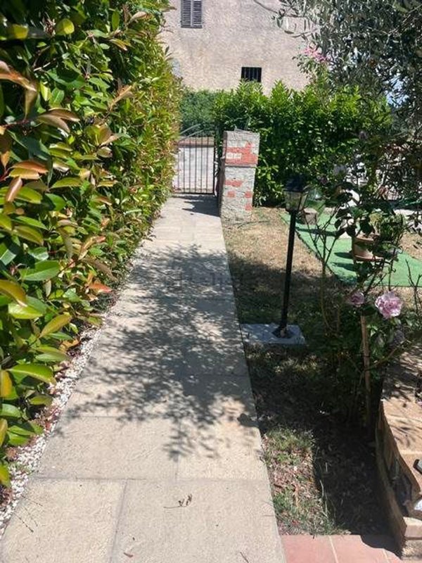 casa semindipendente in vendita a Borgo San Lorenzo in zona Rabatta