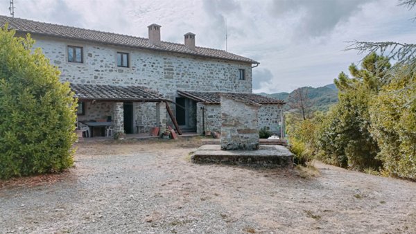 casa indipendente in vendita a Borgo San Lorenzo in zona Sagginale