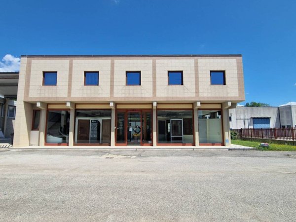 locale commerciale in vendita a Borgo San Lorenzo