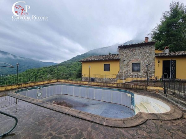 casa indipendente in vendita a Borgo San Lorenzo in zona Polcanto