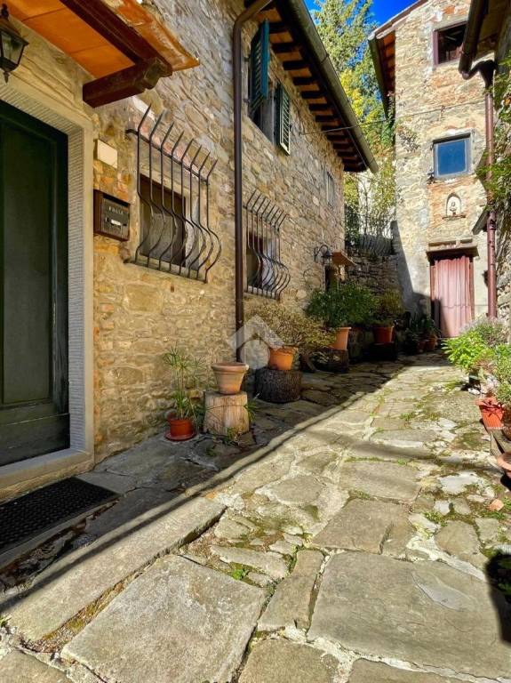 casa indipendente in vendita a Borgo San Lorenzo in zona Grezzano