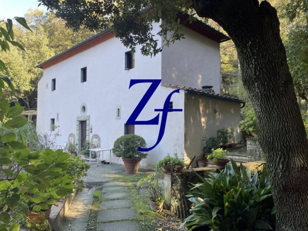 negozio in vendita a Calenzano