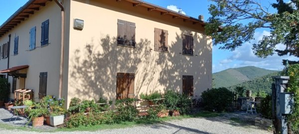 casa indipendente in vendita a Calenzano in zona Leccio