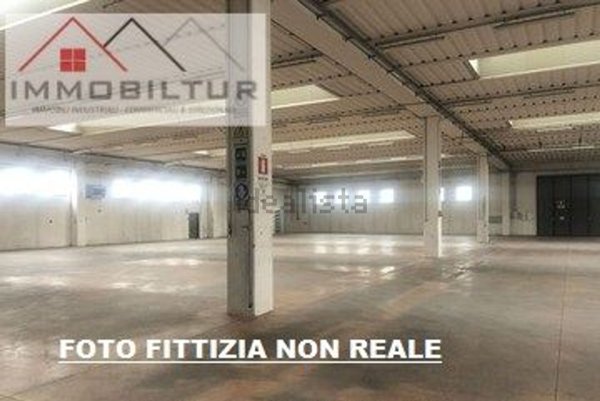 capannone in vendita a Calenzano