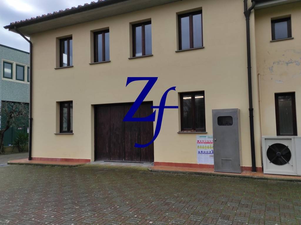 negozio in vendita a Calenzano
