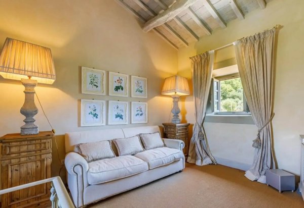 casa indipendente in vendita a Calenzano