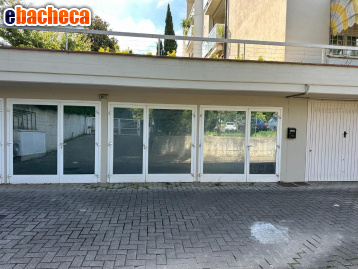 locale di sgombero in vendita a Calenzano
