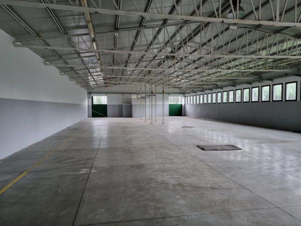 locale di sgombero in vendita a Calenzano