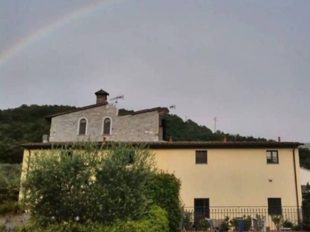 appartamento in vendita a Calenzano in zona Carraia