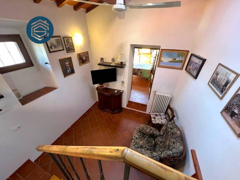 casa indipendente in vendita a Calenzano in zona La Chiusa