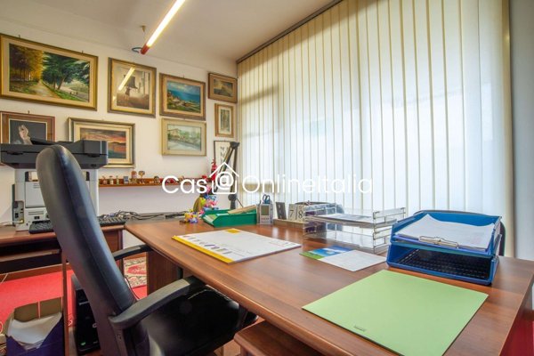 ufficio in vendita a Calenzano