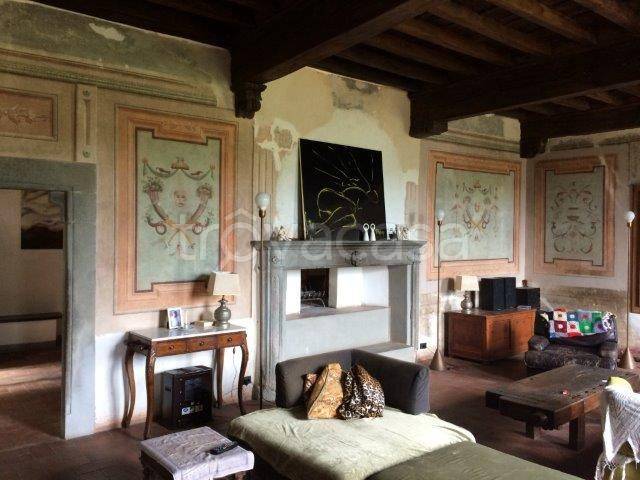 casa indipendente in vendita a Calenzano