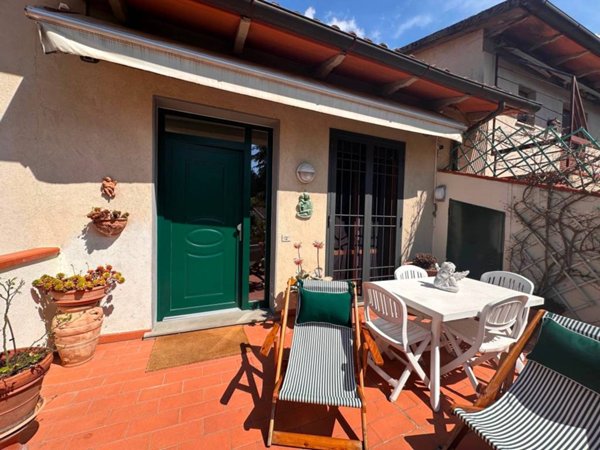 casa indipendente in vendita a Calenzano in zona Settimello