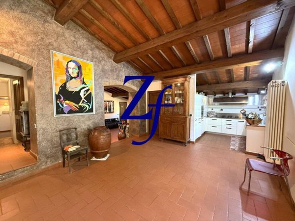 casa semindipendente in vendita a Calenzano