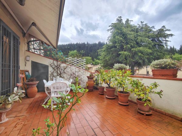 casa indipendente in vendita a Calenzano in zona Settimello