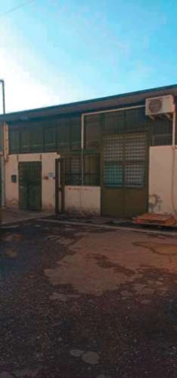 locale di sgombero in vendita a Calenzano