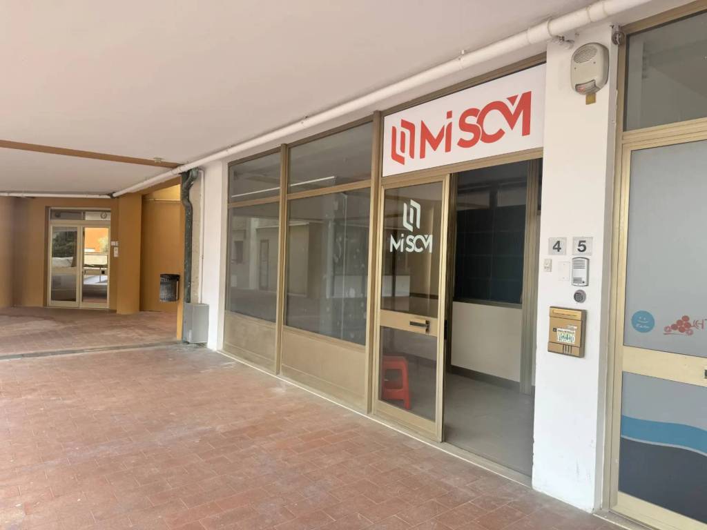 ufficio in vendita a Calenzano