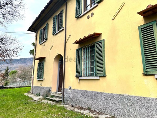 esavano in vendita a Calenzano in zona Croci di Calenzano