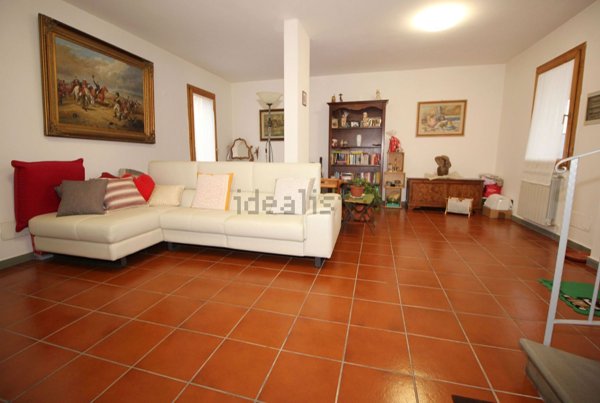 casa indipendente in vendita a Calenzano