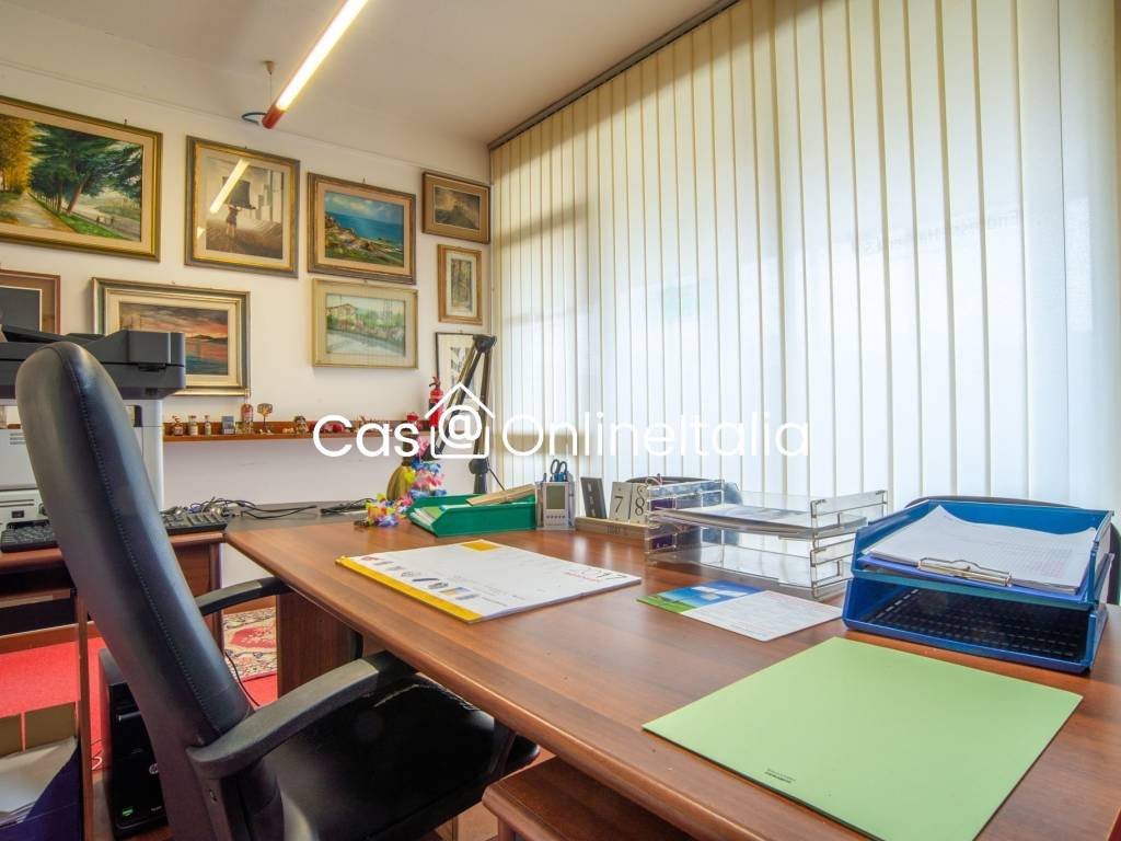 ufficio in vendita a Calenzano