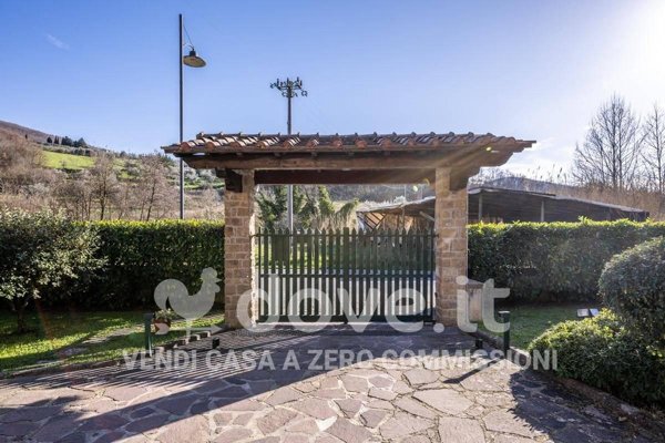 casa indipendente in vendita a Calenzano in zona Legri