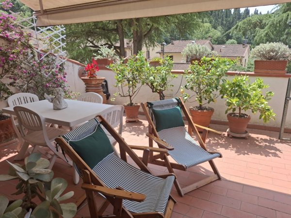 casa indipendente in vendita a Calenzano in zona Settimello