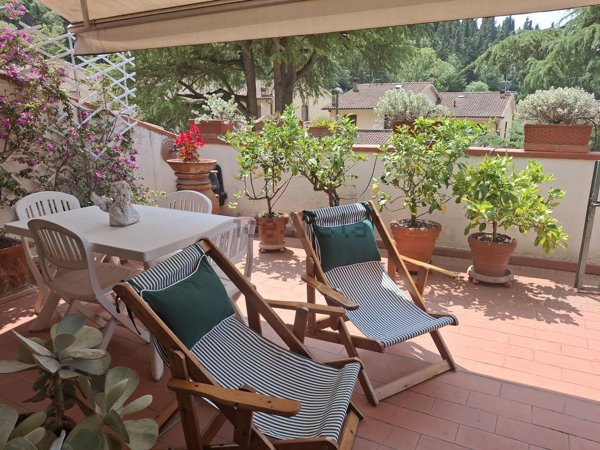 casa indipendente in vendita a Calenzano in zona Settimello