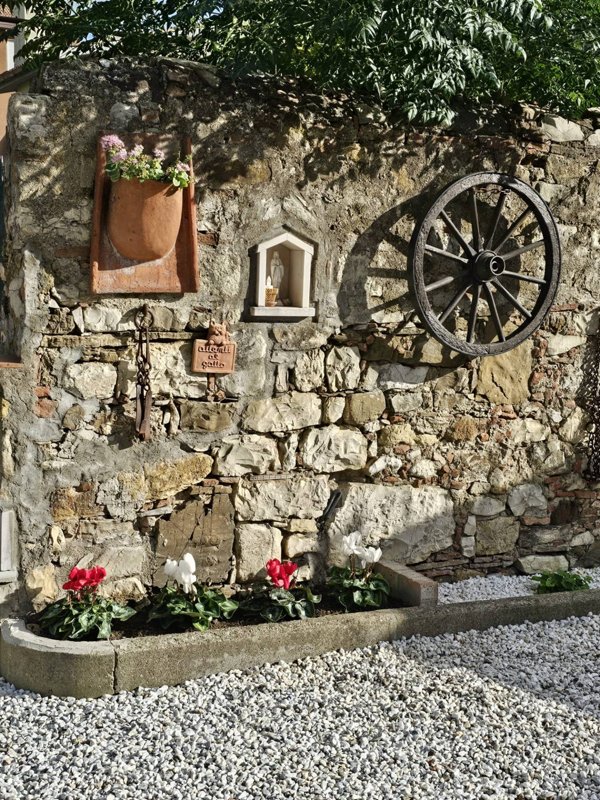 casa indipendente in vendita a Calenzano in zona Carraia