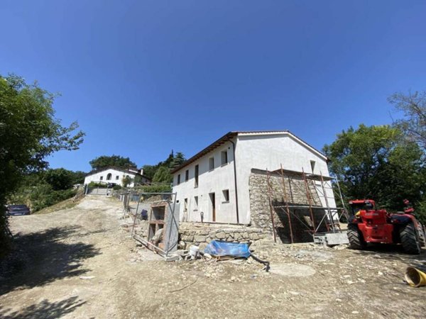 casa indipendente in vendita a Calenzano