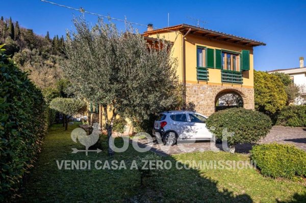 casa indipendente in vendita a Calenzano