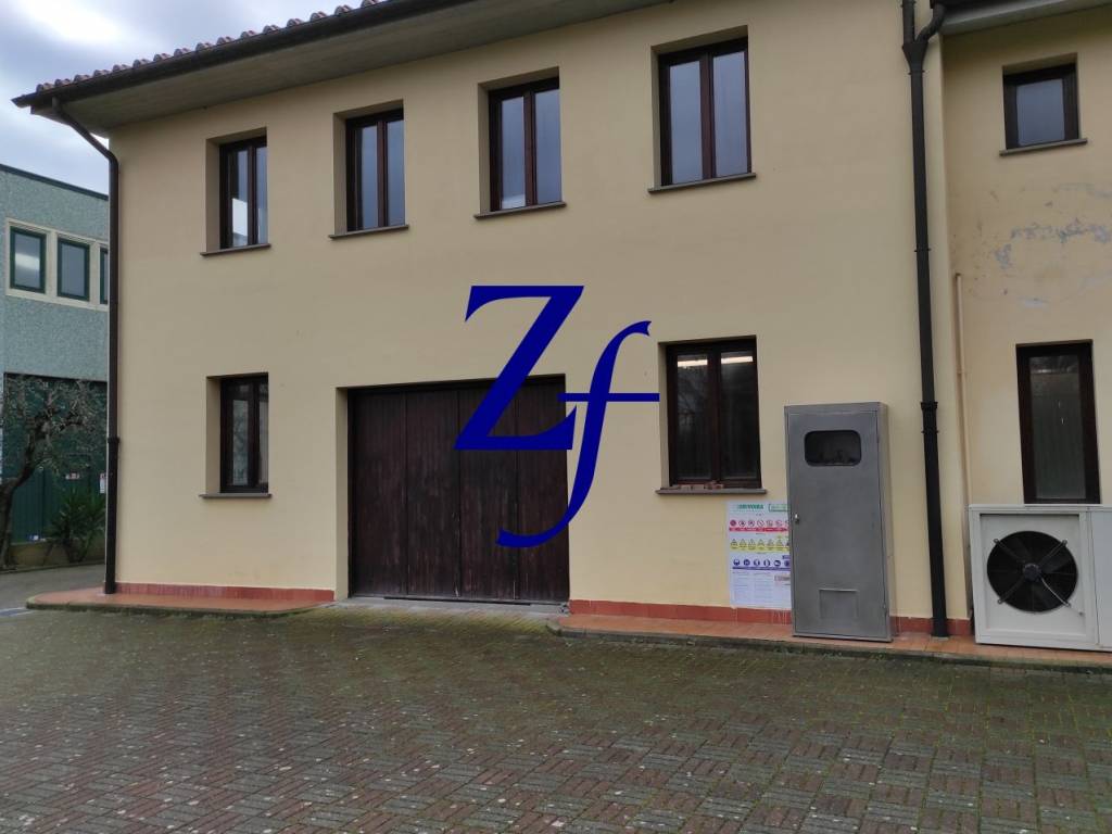 negozio in vendita a Calenzano
